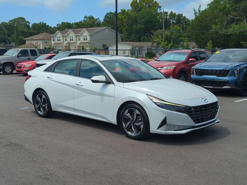 Used 2023 Hyundai Elantra Limited FWD image 9