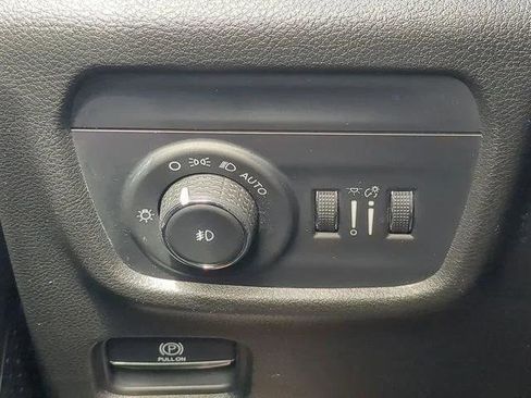 Certified 2023 Jeep Grand Cherokee L Limited AWD/4WD image 30