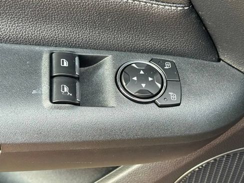 Used 2018 Ford Mustang Coupe w/ Black Accent Pkg RWD image 18