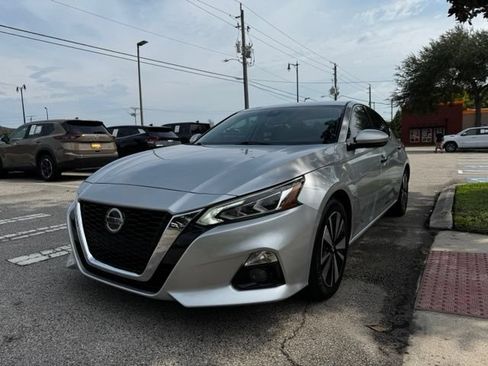 Used 2019 Nissan Altima 2.5 SV FWD image 4