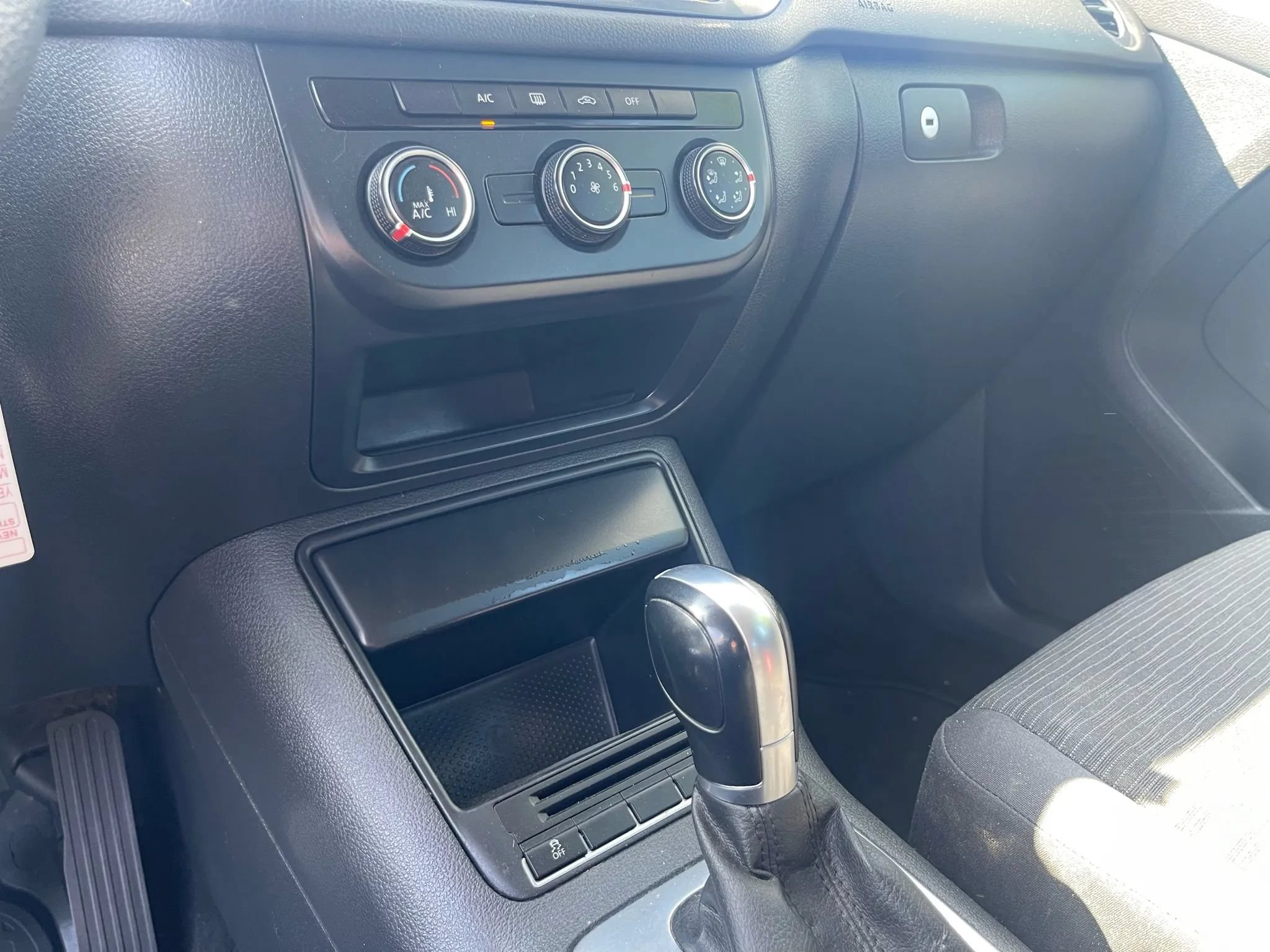Used 2017 Volkswagen Tiguan S FWD image 17