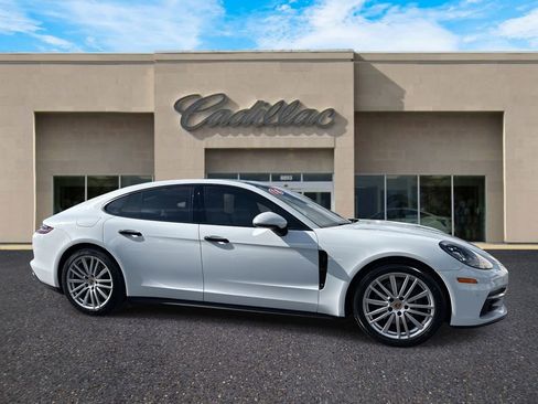 Used 2018 Porsche Panamera 4 image 1