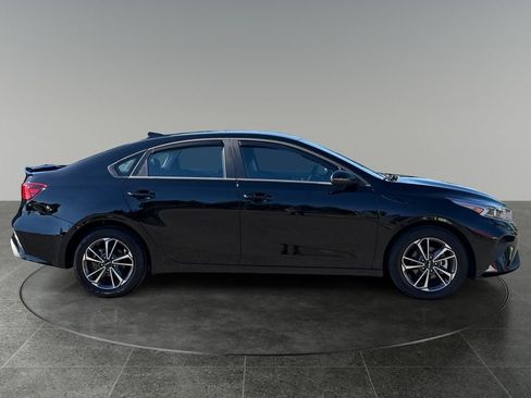 Used 2024 Kia Forte LXS w/ LXS Technology Package FWD image 10