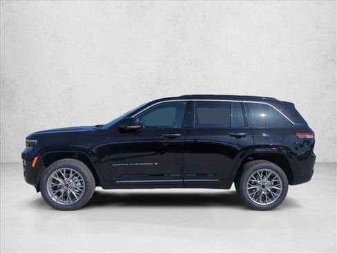 New 2025 Jeep Grand Cherokee Summit image 4