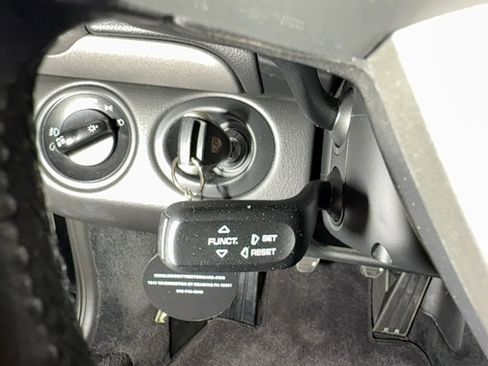Used 2006 Porsche Boxster RWD image 22