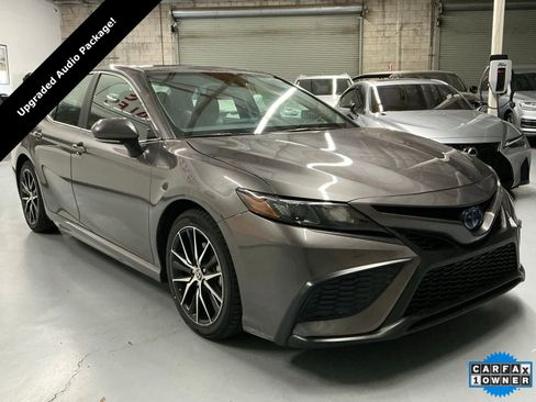 Used 2023 Toyota Camry SE image 5