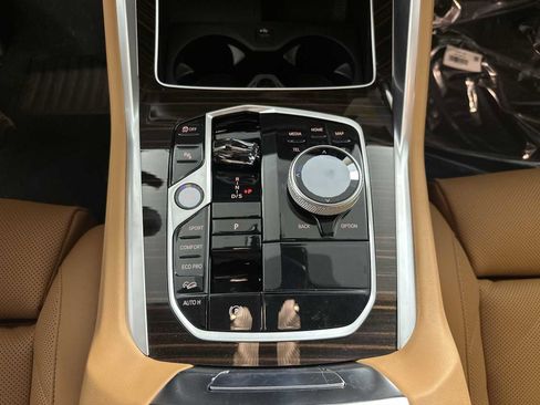 New 2026 BMW X6 xDrive40i w/ Executive Package image 17