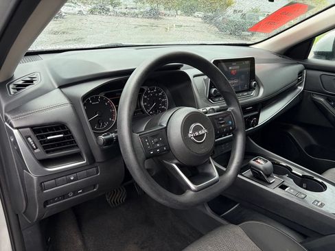 Certified 2024 Nissan Rogue SV FWD image 14
