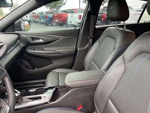 Used 2025 Buick Envista Sport Touring w/ Convenience I Package FWD image 9