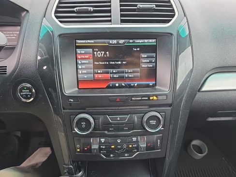Used 2016 Ford Explorer XLT w/ Equipment Group 202A image 12