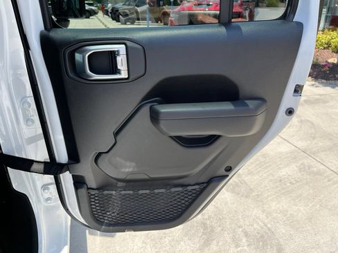 New 2026 Jeep Gladiator Sport AWD/4WD image 23