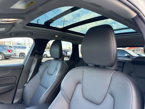 Used 2024 Volvo XC60 B5 Plus image 16