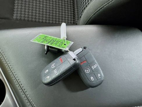 Used 2019 Dodge Challenger R/T w/ Driver Convenience Group image 29