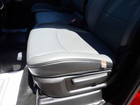 Used 2021 RAM 5500 Tradesman w/ Chrome Appearance Group image 18