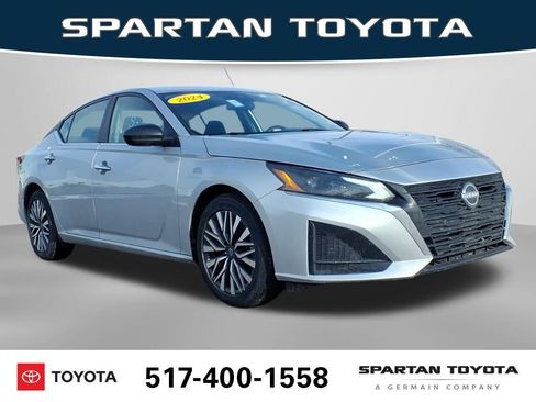 Used 2024 Nissan Altima 2.5 SV image 5