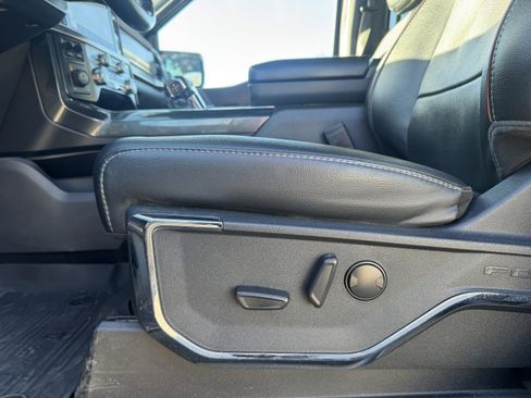 Used 2022 Ford F150 Lariat image 11