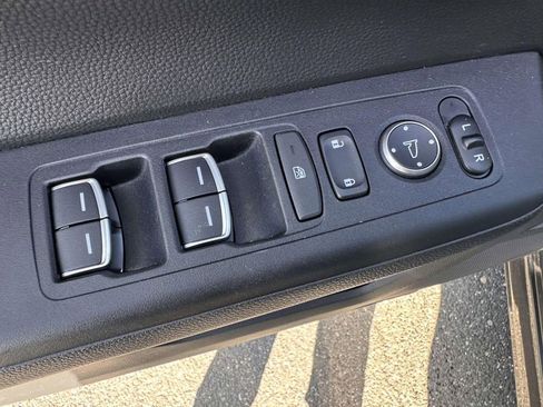 Used 2023 Honda CR-V Sport Touring image 9