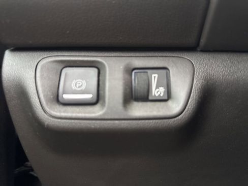 Used 2018 GMC Acadia SLE w/ Driver Alert Package I image 12