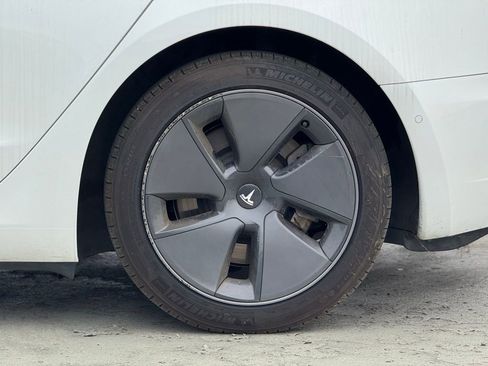 Used 2022 Tesla Model 3 Long Range image 3