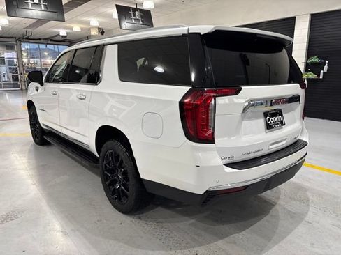 Used 2023 GMC Yukon XL SLT AWD/4WD image 3