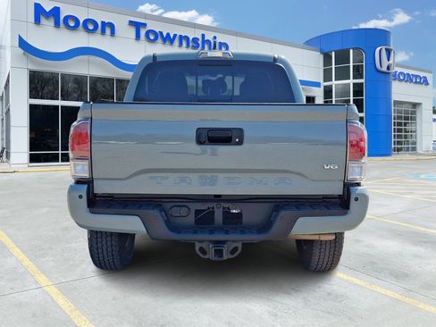 Used 2023 Toyota Tacoma TRD Off-Road w/ TRD Premium Off Road Package image 5