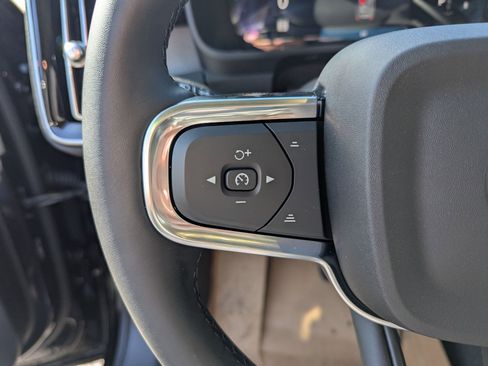 New 2025 Volvo XC40 B5 Core w/ Protection Package Premier image 11