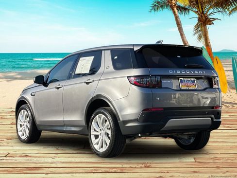 Used 2022 Land Rover Discovery Sport SE image 4