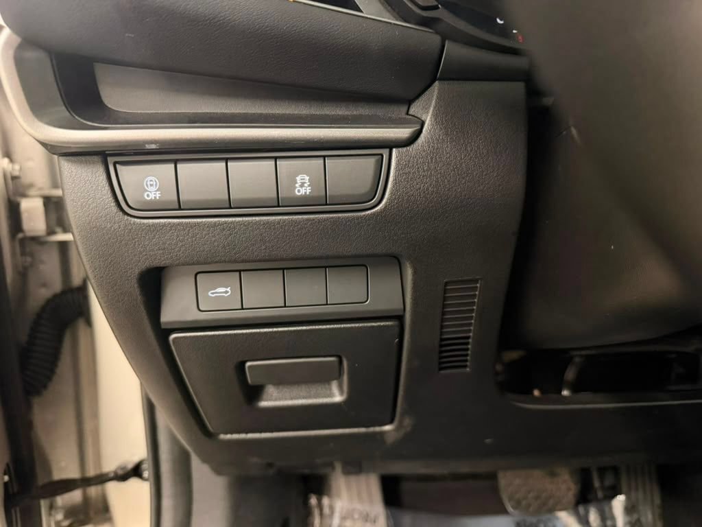 Used 2022 MAZDA MAZDA3 s FWD image 29