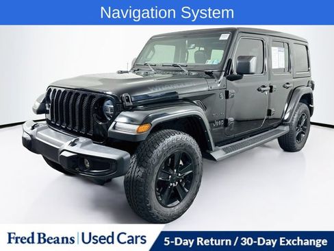 Used 2022 Jeep Wrangler Unlimited Sahara AWD/4WD image 3