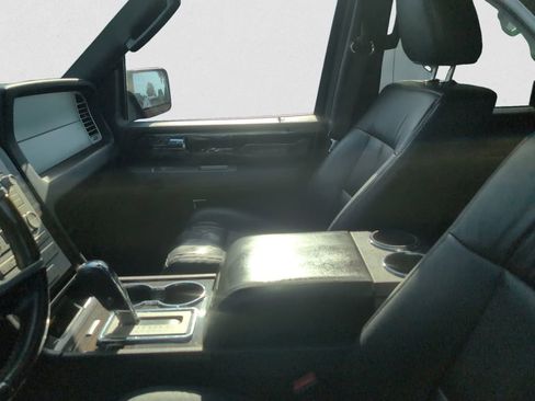 Used 2009 Lincoln Navigator 4WD image 8