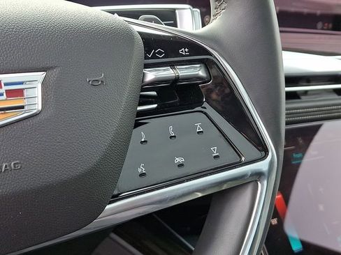 Certified 2025 Cadillac Escalade Premium Luxury image 22