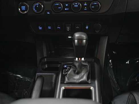 Used 2023 Toyota Tacoma TRD Sport w/ TRD Premium Sport Package AWD/4WD image 17