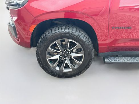 Used 2023 Chevrolet Tahoe Z71 w/ Z71 Off-Road Package AWD/4WD image 11