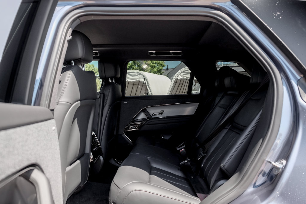 New 2026 Land Rover Range Rover Sport Dynamic SE AWD/4WD image 16