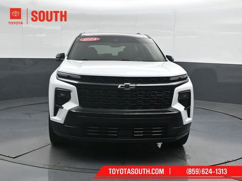 Used 2024 Chevrolet Traverse RS image 5