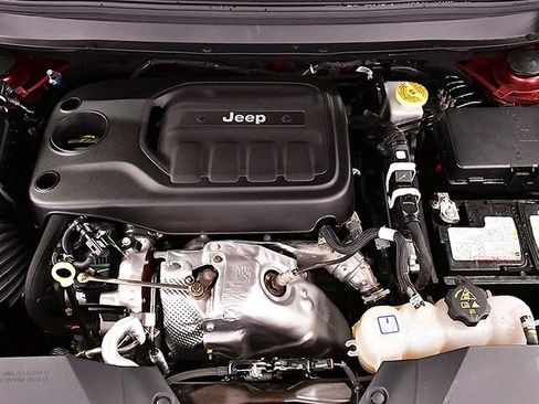 Used 2019 Jeep Cherokee Limited image 31