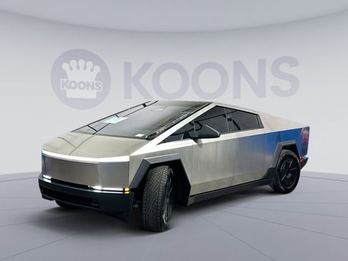 Used 2024 Tesla Cybertruck AWD Crew Cab image 39