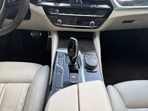 Used 2017 BMW 540i RWD image 17