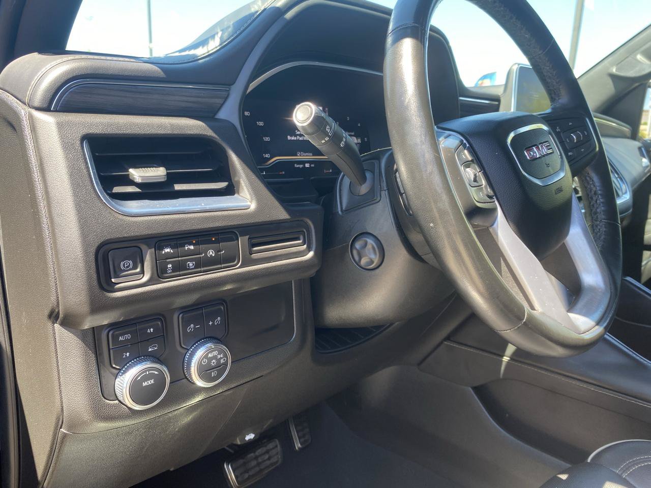 Used 2023 GMC Yukon XL SLT w/ SLT Premium Package AWD/4WD image 20