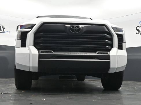 Used 2025 Toyota Tundra SR5 w/ SR5 Premium Package AWD/4WD image 18