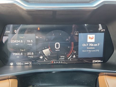 Used 2024 GMC Canyon AT4 w/ AT4 Premium Package AWD/4WD image 16
