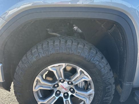 Used 2025 GMC Sierra 1500 SLT w/ X31 Off-Road Package image 6