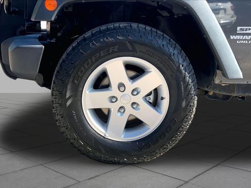 Used 2016 Jeep Wrangler Unlimited Sport w/ Quick Order Package 24S AWD/4WD image 11