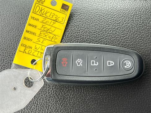 Used 2019 Ford Escape SE image 35