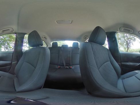 Used 2025 Toyota Corolla LE FWD image 39
