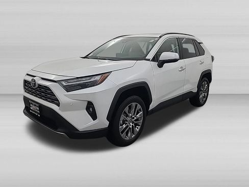 Used 2025 Toyota RAV4 Limited w/ Weather Package AWD/4WD image 9