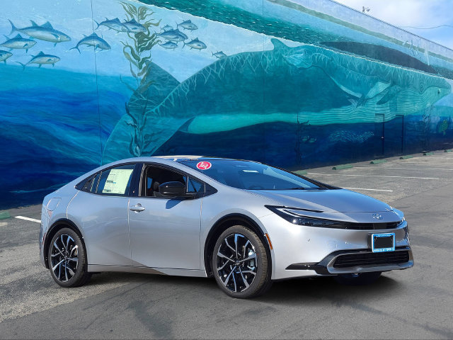 New 2027 Toyota Prius Plug-In Hybrid FWD image 1