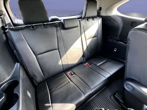 Used 2023 Toyota Highlander XLE FWD image 26