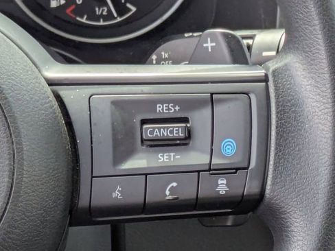 Used 2024 Nissan Rogue SV image 18