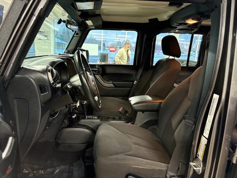 Used 2014 Jeep Wrangler Unlimited Sport w/ Connectivity Group image 14